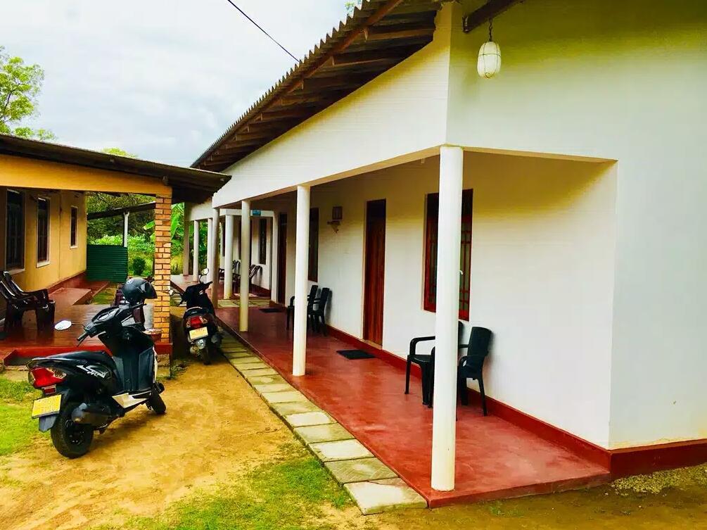 Kumari Guest House ポロンナルワ エクステリア 写真